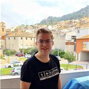 ¡Saludos! Soy Adrià estudiante de tercer año de Ingenieria Química. Busco ser profesor de clases particulares para jóvenes. Con experiencia en Matematicas, Física, Química, etc, aspiro a guiar a los estudiantes hacia el éxito. Mi enfoque es adaptable y am